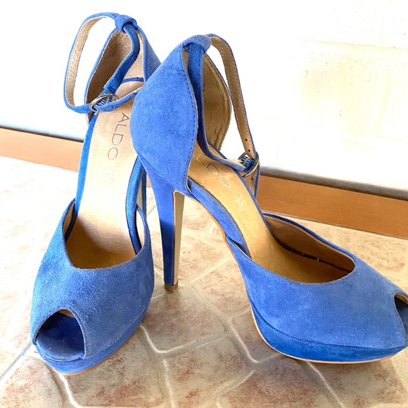 Blue suede peep-toe pumps by ALDO. Size 37 US 7 - Picture 4 of 5
